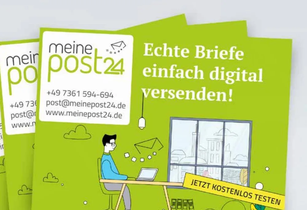 Grüner Flyer von meinePost24 mit Illustration: „Echte Briefe einfach digital versenden!“