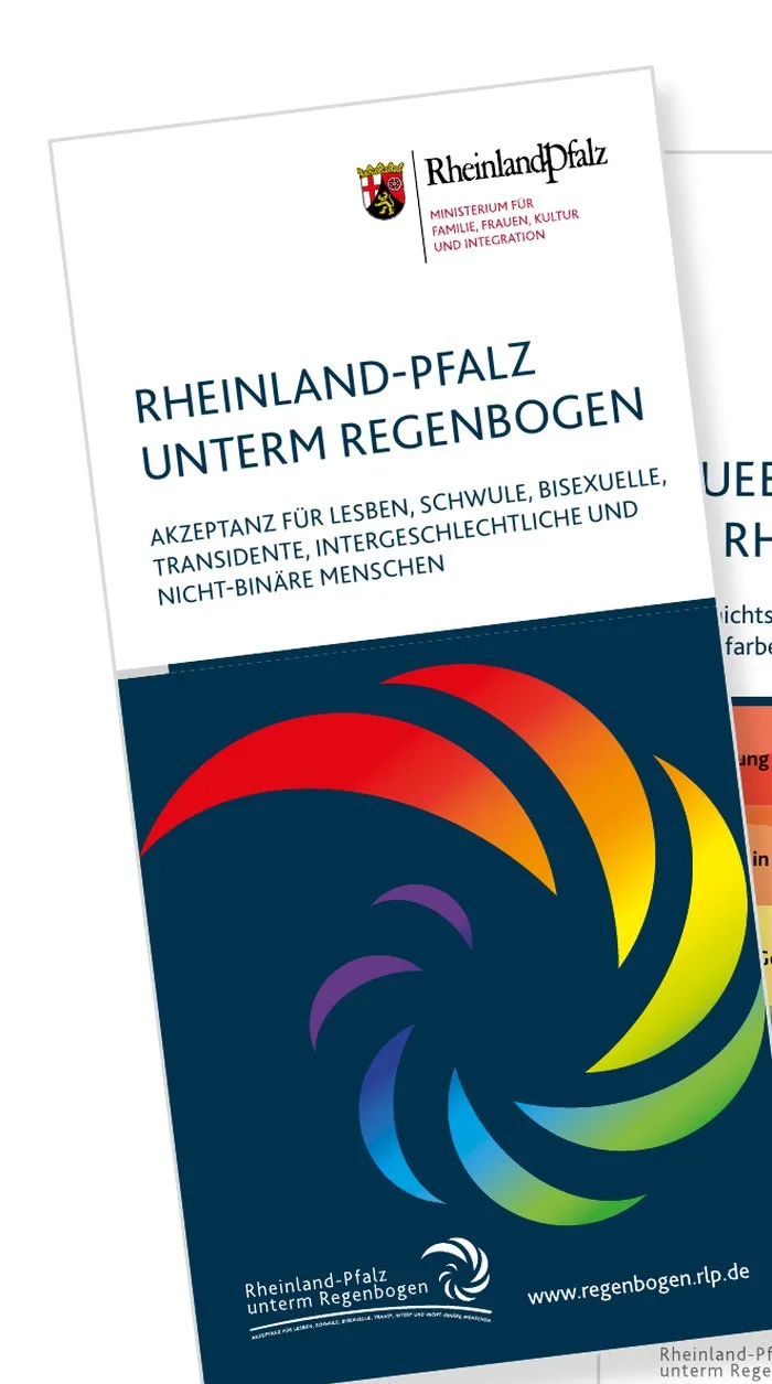 Flyer der Kampagne „Rheinland-Pfalz unterm Regenbogen“ mit Regenbogen-Spirale
